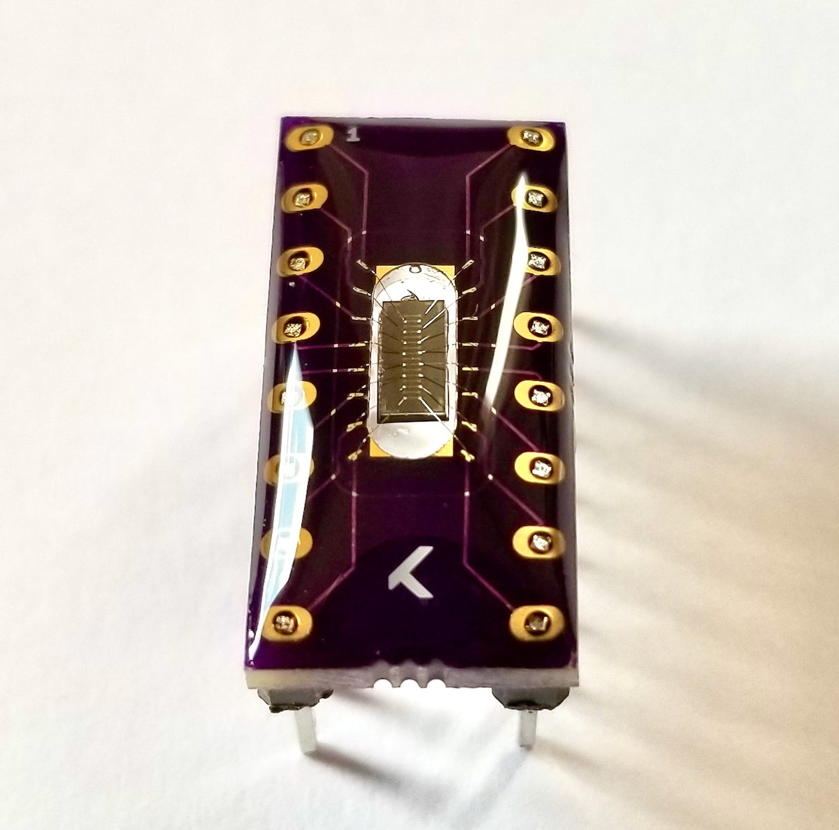 M+SDC Memristor 8 Discrete 16 DIP – Knowm Inc