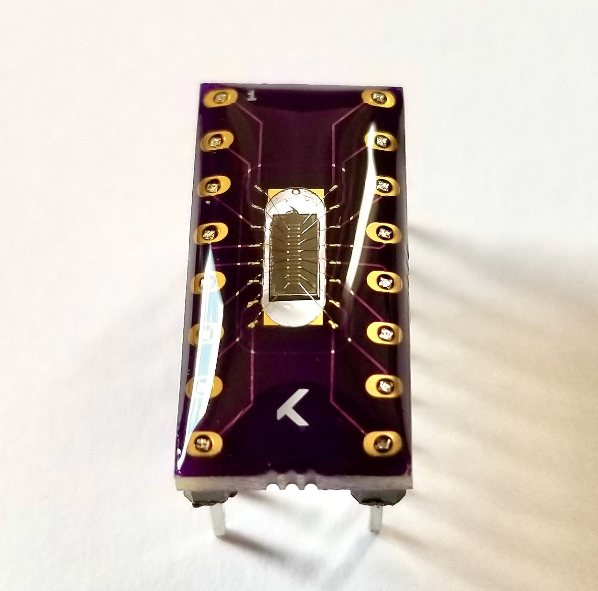 Knowm M+SDC Memristor 8 Discrete 16 DIP – Knowm Inc